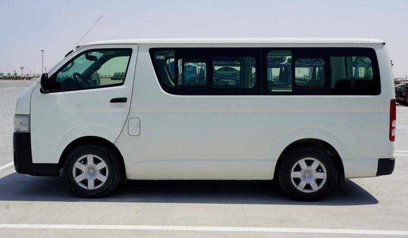 hiace66124PicC