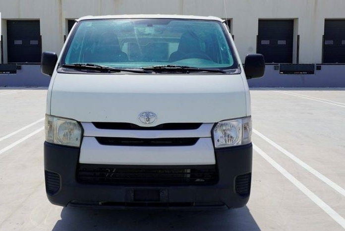 hiace66124PicE