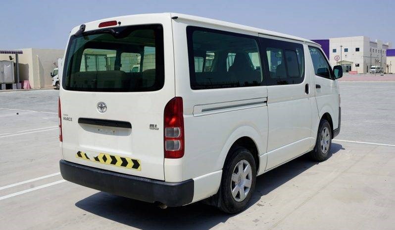 hiace66124PicL